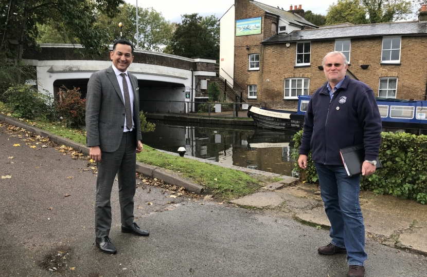 Gagan Mohindra MP and Dr David Montague of Rickmansworth Waterways Trust.